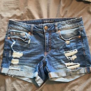 Aeropostale size 4 distressed shorts